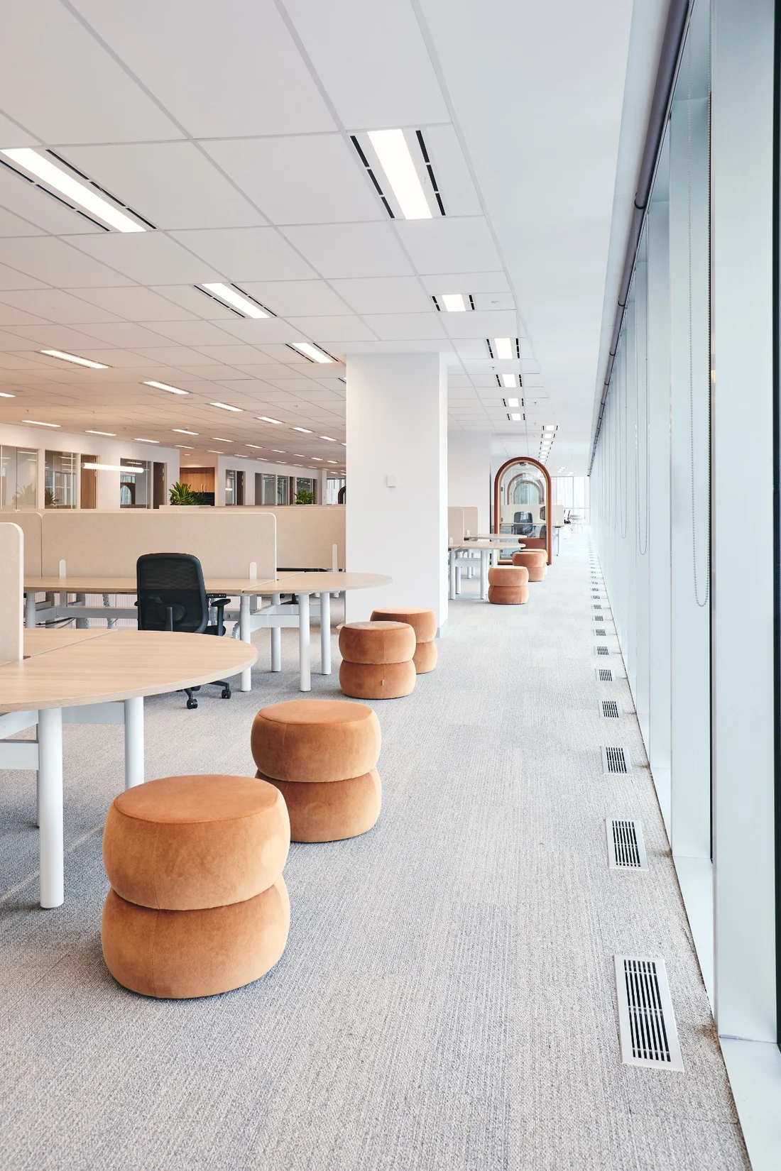 Level 9 open workplace and window-line collaboration settings