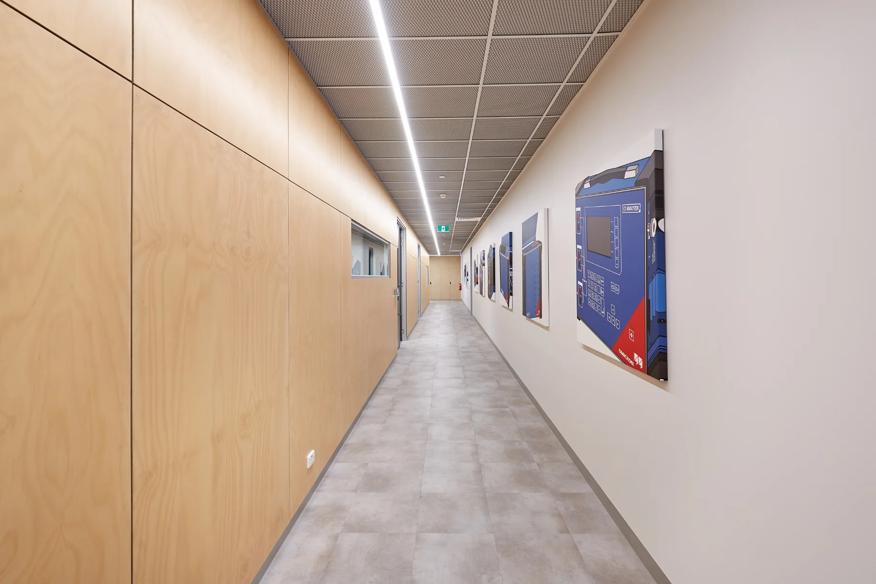 Omicron feature corridor, lighting and integrated graphics