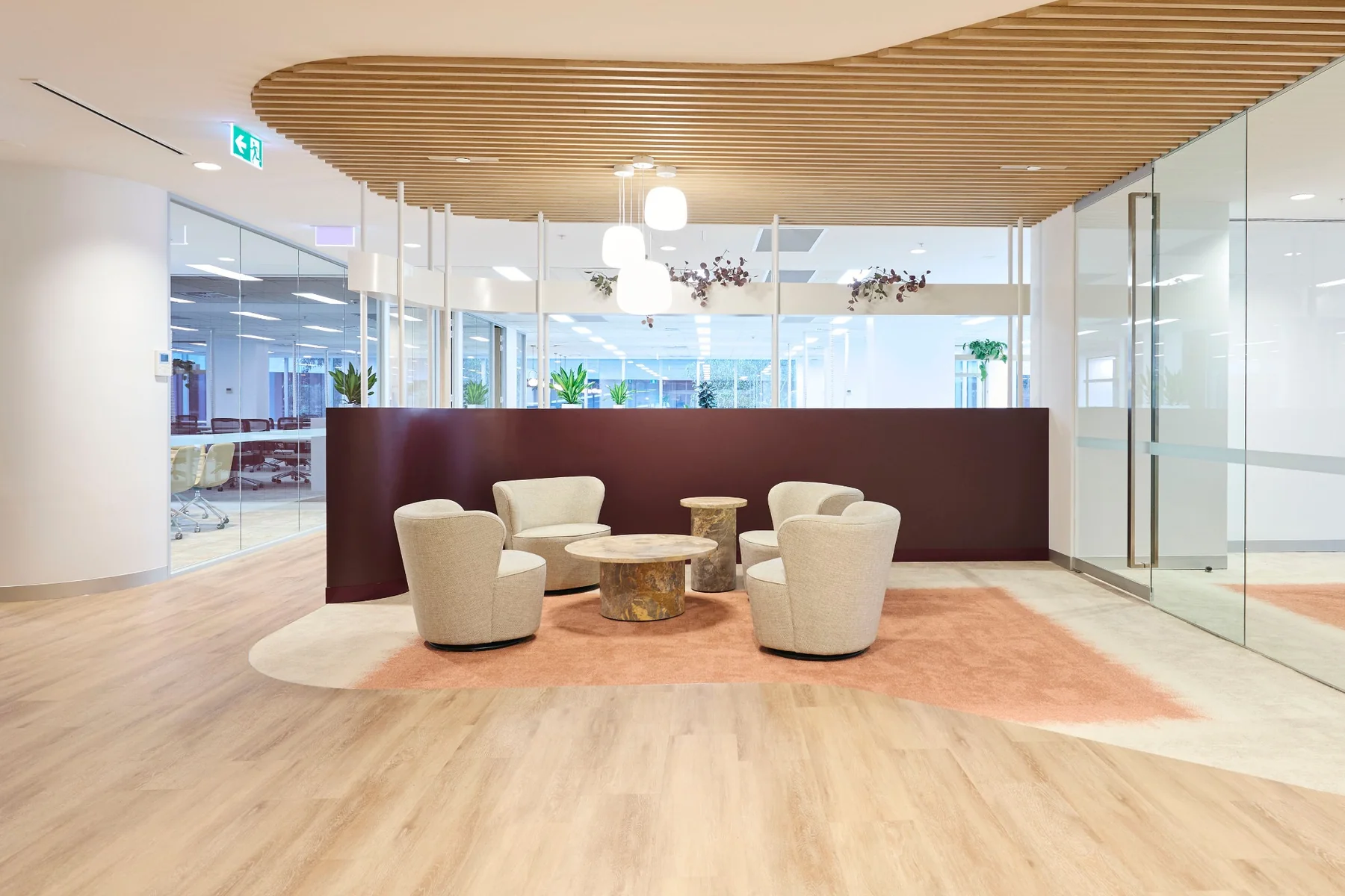 Commercial workplace collaboration and meeting area